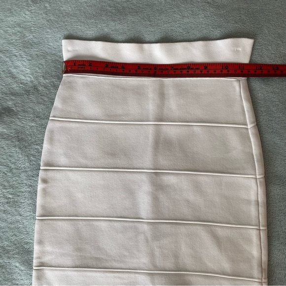 Bcbg MaxAzaria size Xs bandage skirt white - Picture 5 of 7